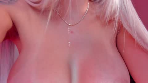 Snapshot of xjelly_pie chatting on 12-09-24, 02:45 Charisma online show from 12-09-24, 02:45