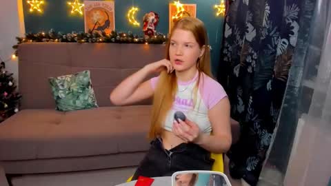 Snapshot of xloe_queen chatting on 12-09-24, 03:00 Chloe online show from 12-09-24, 03:00
