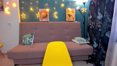 Snapshot of xloe_queen chatting on 01-14-25, 11:10 Chloe online show from 01-14-25, 11:10