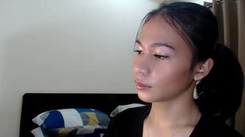 Snapshot of xlovely_destinyx chatting on 03-04-26, 08:31 Alice online show from 03-04-26, 08:31