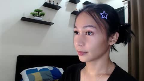 Snapshot of xlovely_destinyx chatting on 03-17-26, 05:05 Alice online show from 03-17-26, 05:05