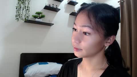 Snapshot of xlovely_destinyx chatting on 03-24-26, 06:07 Alice online show from 03-24-26, 06:07