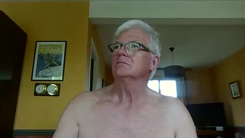 xmaeg3 online show from 05-04-26, 08:54