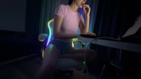 Snapshot of xmollylovex chatting on 05-19-26, 07:09 XMollyLoveX online show from 05-19-26, 07:09