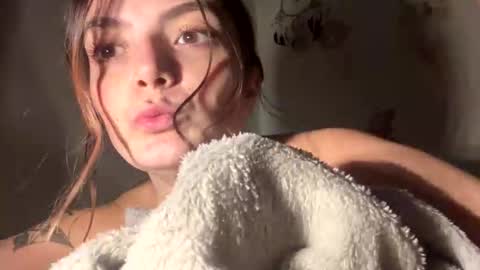 Snapshot of xocammymuse chatting on 11-06-25, 11:37 Cammy Muse online show from 11-06-25, 11:37