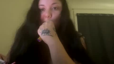 Snapshot of xocrybaby chatting on 09-28-25, 10:04 xocrybaby online show from 09-28-25, 10:04