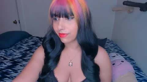 Snapshot of xocurvyrae chatting on 12-18-24, 12:54 Rae online show from 12-18-24, 12:54