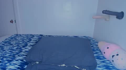 Snapshot of xocurvyrae chatting on 02-08-25, 09:46 Rae online show from 02-08-25, 09:46