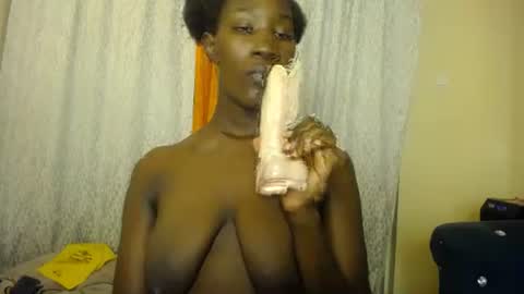 Snapshot of xoxo_savage chatting on 09-26-25, 04:11 Xoxo online show from 09-26-25, 04:11