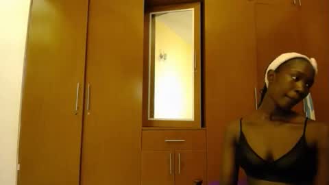 Snapshot of xoxo_savage chatting on 10-20-25, 08:26 Xoxo online show from 10-20-25, 08:26