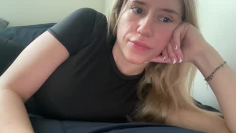 jenn online show from 01-12-25, 10:01