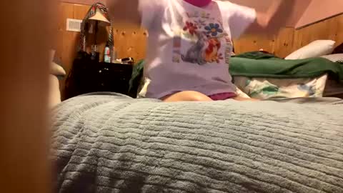 Snapshot of xpeep_show chatting on 12-23-24, 12:35 Heavenly Star online show from 12-23-24, 12:35