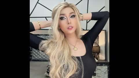 xsexysucker online show from 07-03-26, 12:00