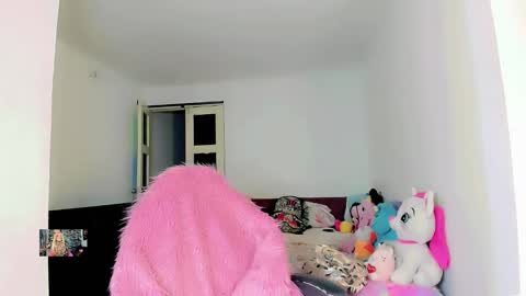 Snapshot of xthesexyboyx chatting on 01-19-25, 04:12 Femboy Exotic online show from 01-19-25, 04:12