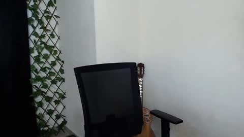 Snapshot of xtranherr chatting on 03-09-25, 10:41 xtranherr online show from 03-09-25, 10:41