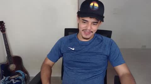 Snapshot of xtranherr chatting on 10-17-25, 12:25 xtranherr online show from 10-17-25, 12:25