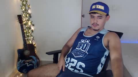 Snapshot of xtranherr chatting on 12-17-25, 03:34 xtranherr online show from 12-17-25, 03:34