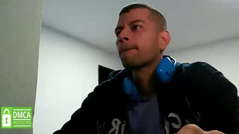 Snapshot of xuyeeg chatting on 02-16-25, 07:37 xuyeeg online show from 02-16-25, 07:37