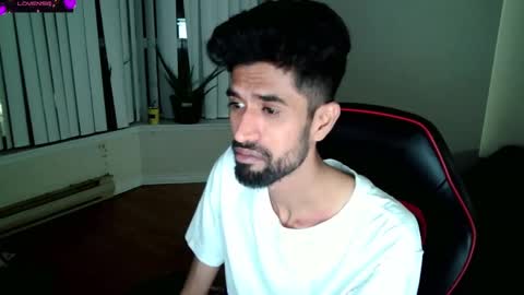 Snapshot of xwuvzyew chatting on 01-22-25, 08:07 x online show from 01-22-25, 08:07