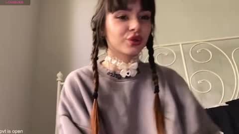 Lily online show from 06-11-26, 11:08