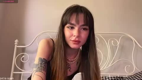 Lily online show from 06-26-26, 11:25
