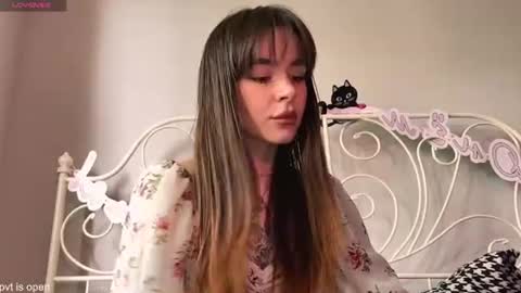 Lily online show from 07-10-26, 12:08