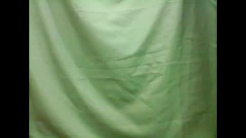 Snapshot of xx_winwin_xx chatting on 12-17-24, 10:55 Mariel online show from 12-17-24, 10:55