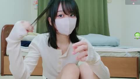 Snapshot of xxinoxx chatting on 11-17-25, 03:23 xxinoxx online show from 11-17-25, 03:23