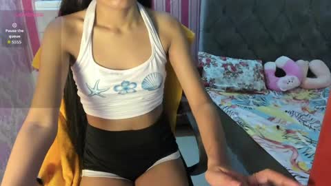 Snapshot of xxkayjeanxx chatting on 05-13-26, 05:43 Aya online show from 05-13-26, 05:43