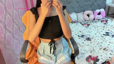 Snapshot of xxkayjeanxx chatting on 06-08-26, 01:55 Aya online show from 06-08-26, 01:55