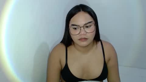 Snapshot of xxkylie_smithxx chatting on 09-10-25, 11:54 Kylie Smith online show from 09-10-25, 11:54