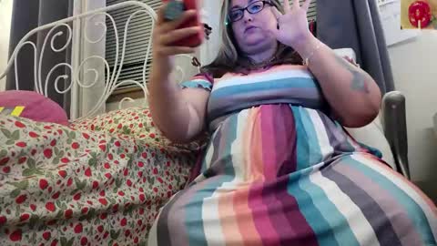 Strawberry Jane online show from 05-01-26, 05:12