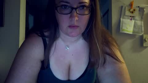 Snapshot of xxstrawberryjanexx chatting on 06-07-26, 02:37 Strawberry Jane online show from 06-07-26, 02:37