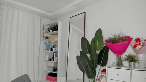 Snapshot of xxx_leila chatting on 12-02-24, 09:35 xxx_leila online show from 12-02-24, 09:35