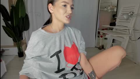 Snapshot of xxx_leila chatting on 12-12-24, 09:40 xxx_leila online show from 12-12-24, 09:40