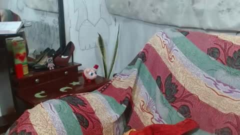   LILI  online show from 02-25-25, 03:52