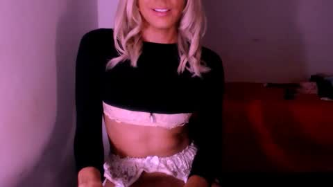Chiara online show from 10-31-25, 04:13