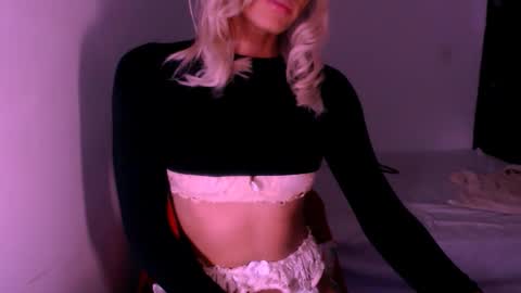 Chiara online show from 11-21-25, 04:55