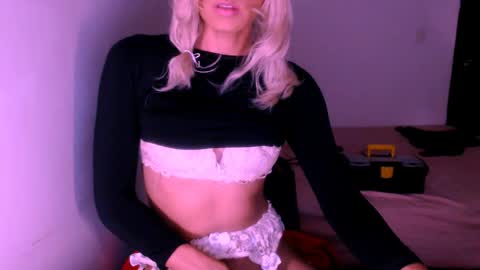 Chiara online show from 11-28-25, 05:10