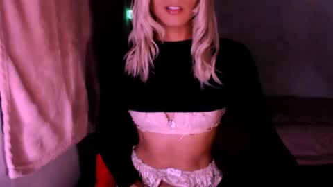 Snapshot of xxxanonymousloverxxx chatting on 06-23-26, 04:54 Chiara online show from 06-23-26, 04:54