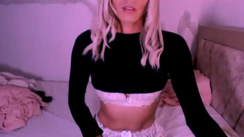 Snapshot of xxxanonymousloverxxx chatting on 07-24-26, 03:15 Chiara online show from 07-24-26, 03:15