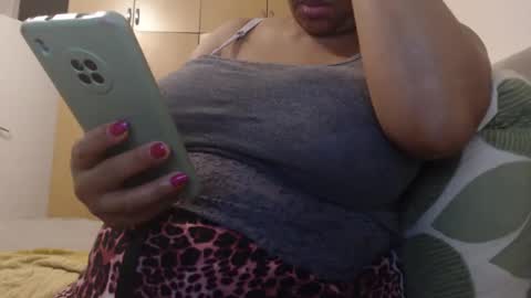 Snapshot of xxxbustybabe27x chatting on 02-03-25, 11:36 Ayanda online show from 02-03-25, 11:36