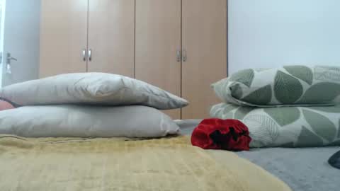 Snapshot of xxxbustybabe27x chatting on 02-11-25, 12:05 Ayanda online show from 02-11-25, 12:05
