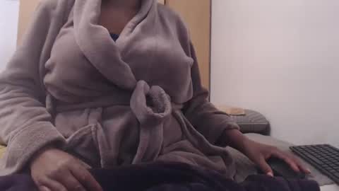 Snapshot of xxxbustybabe27x chatting on 02-19-25, 01:50 Ayanda online show from 02-19-25, 01:50