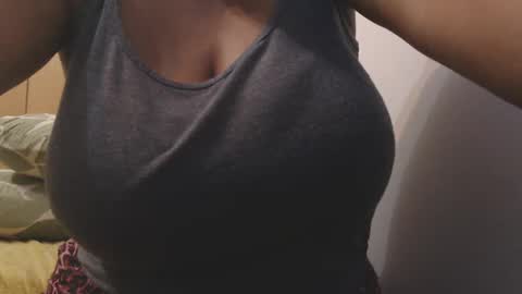 Snapshot of xxxbustybabe27x chatting on 02-28-25, 11:34 Ayanda online show from 02-28-25, 11:34