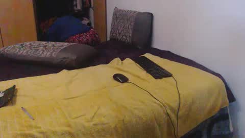 Snapshot of xxxbustybabe27x chatting on 09-10-25, 09:26 Ayanda online show from 09-10-25, 09:26
