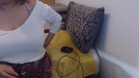Snapshot of xxxbustybabe27x chatting on 10-07-25, 04:26 Ayanda online show from 10-07-25, 04:26