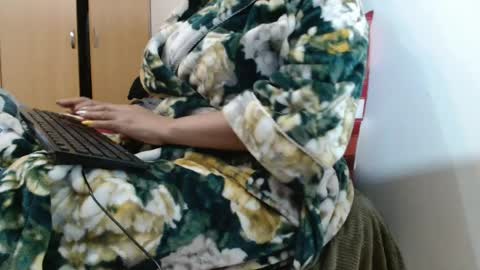 Snapshot of xxxbustybabe27x chatting on 07-01-26, 10:42 Ayanda online show from 07-01-26, 10:42