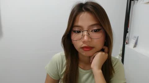 Snapshot of xxxforyouonlyxxx chatting on 02-12-25, 11:40 inday pinay online show from 02-12-25, 11:40