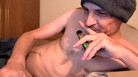 Snapshot of xxxfredmtlxxx chatting on 01-17-26, 10:46 xxfredmtl18xx online show from 01-17-26, 10:46